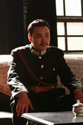 胡济祥（杨佳音饰演）