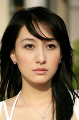 张精致（董维嘉饰演）