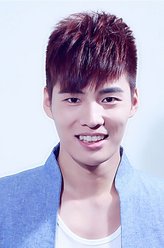 阿春（庄夏播饰演）