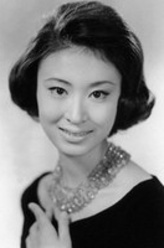 并木初代（三田佳子饰演）