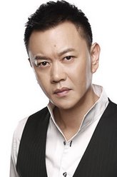 梁鼎武（冯嘉怡饰演）