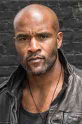 Lt. TAO Cameron Burk（拉莫尼卡·格兰特饰演）