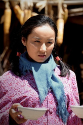 贺秀莲（吕一饰演）