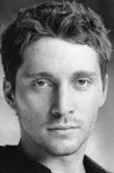 DI Paul Hopkins（本·巴特饰演）