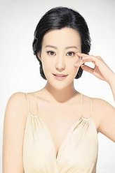 颜樱（郝蕾饰演）