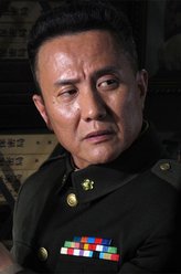 于盛龙（张志坚饰演）