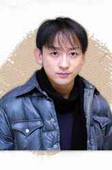 藤吉骏辅（山本耕史饰演）