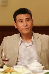 张赫名（李乃文饰演）