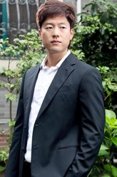 秦明昊（凌潇肃饰演）