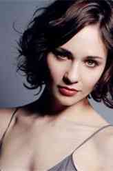 Riley Blue（塔彭丝·米德尔顿饰演）