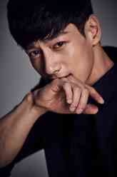 段飞（韩志硕饰演）