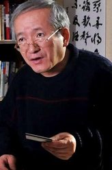 顾父（常蓝天饰演）