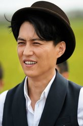 周永嘉（靳东饰演）