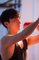 闻如是（牛骏峰饰演）