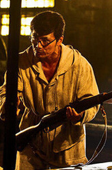 刘鄂（邵兵饰演）