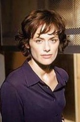 莎拉·克拉克（莎拉·克拉克饰演）