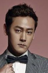 朱明堂（邱心志饰演）