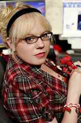 佩内洛普·加西亚（克斯汀·范奈丝饰演）