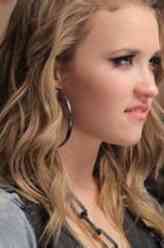 佳碧·戴伊曼（艾米丽·奥斯蒙特饰演）