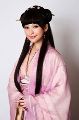 吕素（金莎饰演）
