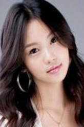 申智贤（南奎丽饰演）