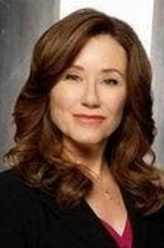 Captain Sharon Raydor（玛丽·麦克唐纳饰演）