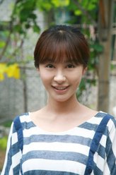 孟初夏（李菲儿饰演）