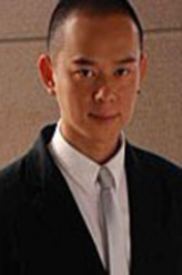 方唐镜（钟亮饰演）