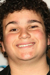 巴里（托伊·金太尔饰演）