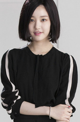 尹宥莱（李侑菲饰演）