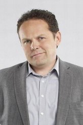 莱纳尔·弗斯科/Lionel Fusco（豆豆）（凯文·查普曼饰演）