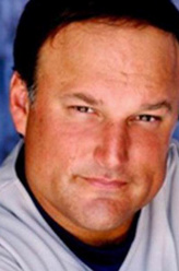 State Trooper OBannon（朗·罗格饰演）