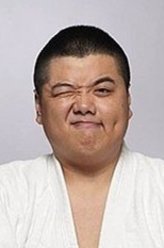 麦亚堂（林子聪饰演）
