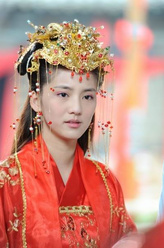 云嫣（吴千语饰演）