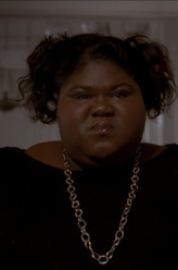 Queenie（加布蕾·丝迪贝饰演）