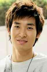 张勋南（郑糠云饰演）