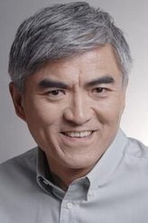 范遥（袁苑饰演）