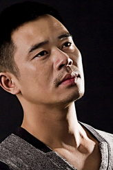 陆华（李繁饰演）