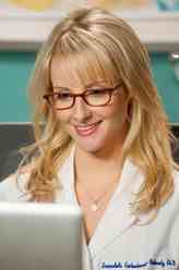 伯纳黛特·罗斯滕科斯基（梅丽莎·劳奇饰演）