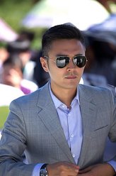 杜一鸣（于小伟饰演）