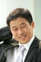 韩万福（李文植饰演）