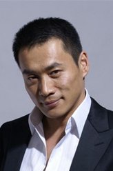 周东进（丁海峰饰演）