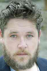 Rupert MacKenzie（Grant O'Rourke饰演）