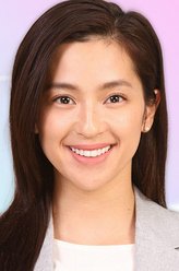 桐山莉央（中村安妮饰演）