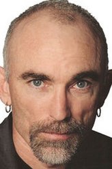 奥汀·昆恩坎农（Odin Quinncannon）（杰基·厄尔·哈利饰演）