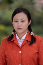 田春妮（郝蕾饰演）