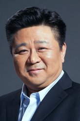况钟（梁冠华饰演）