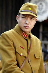 西村（王晔饰演）