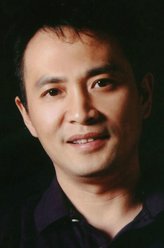 马家辉（丁志城饰演）