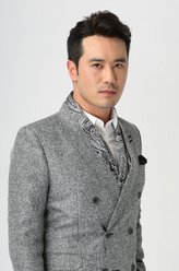 韩丁（陈亦飞饰演）